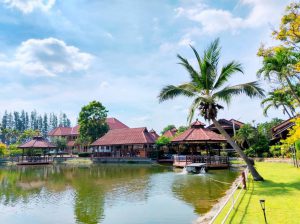 บรรยากาศ เรือนนภารีสอร์ท The Little Lake